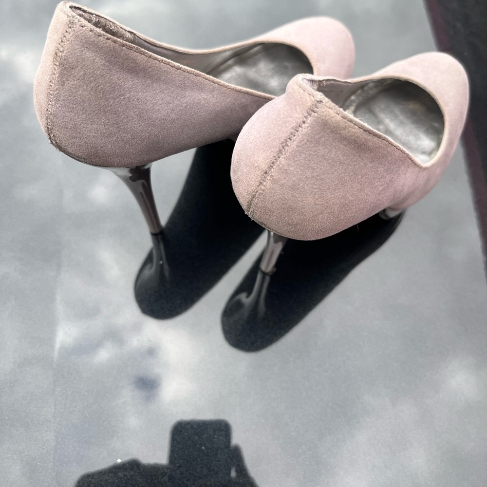Bamboo Women’s Grey Suede Heels. - Picture 5 of 5